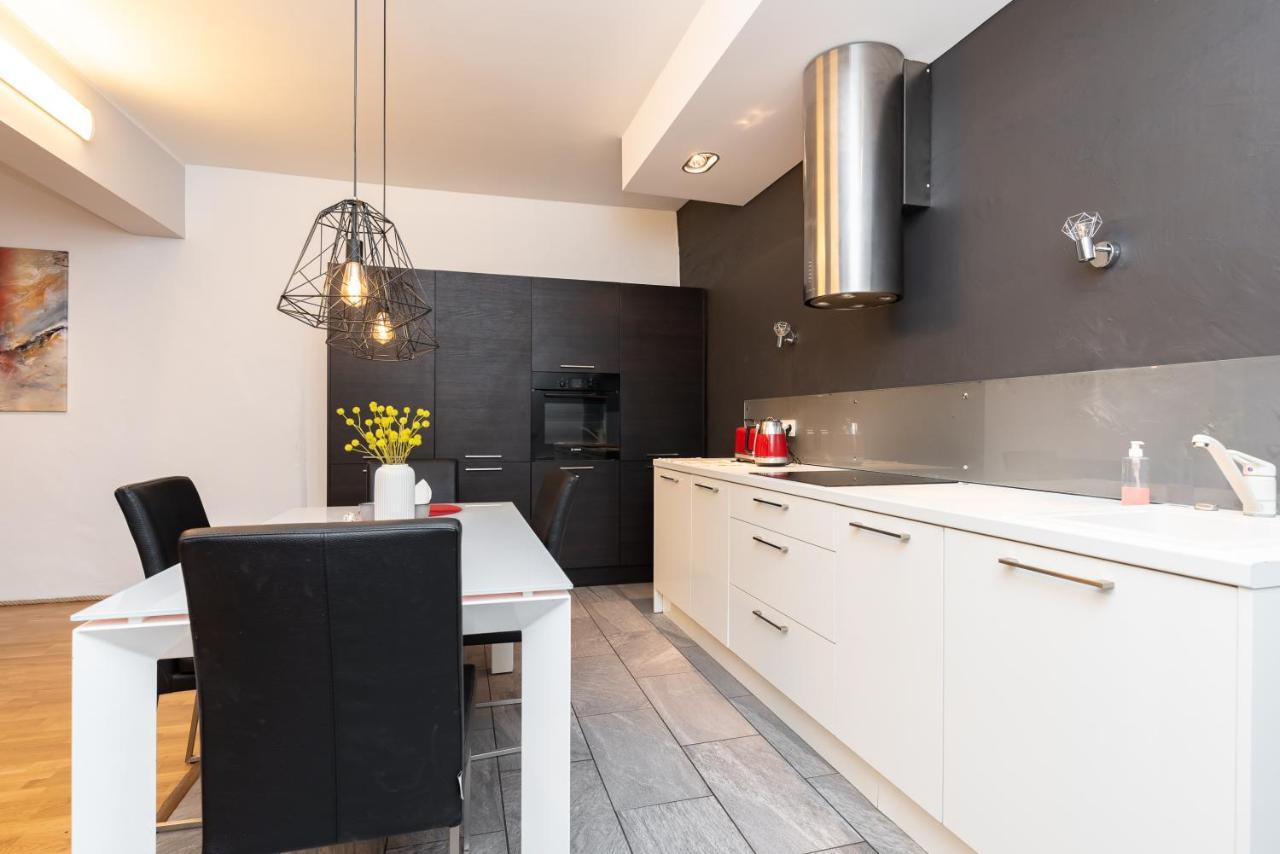 Stylish Apartment With Parking In Telliskivi Tallinn Kültér fotó