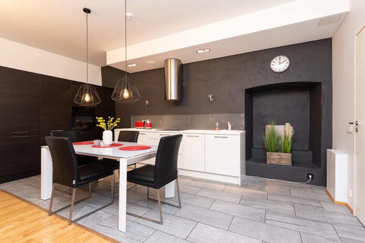 Stylish Apartment With Parking In Telliskivi Tallinn Kültér fotó