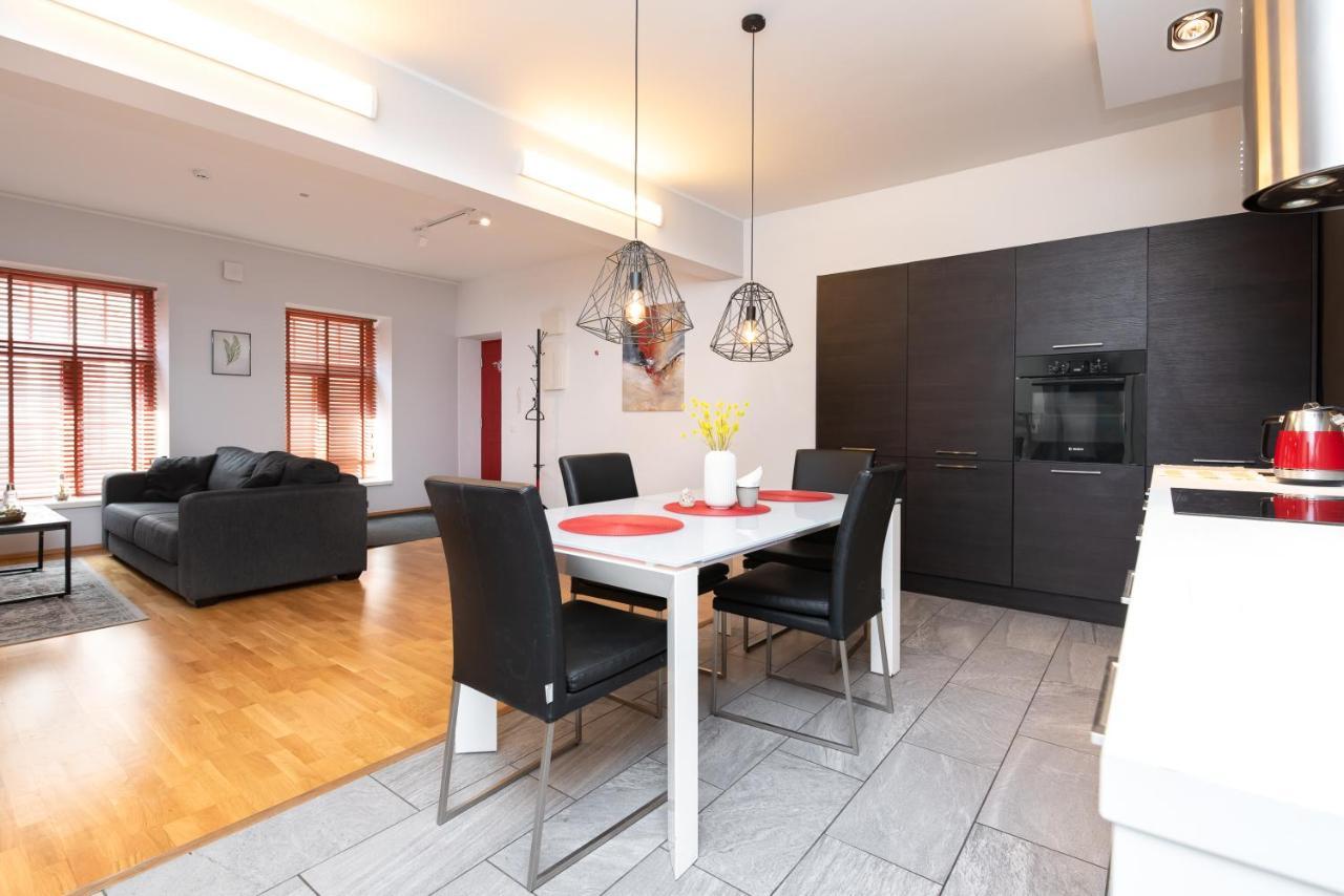 Stylish Apartment With Parking In Telliskivi Tallinn Kültér fotó
